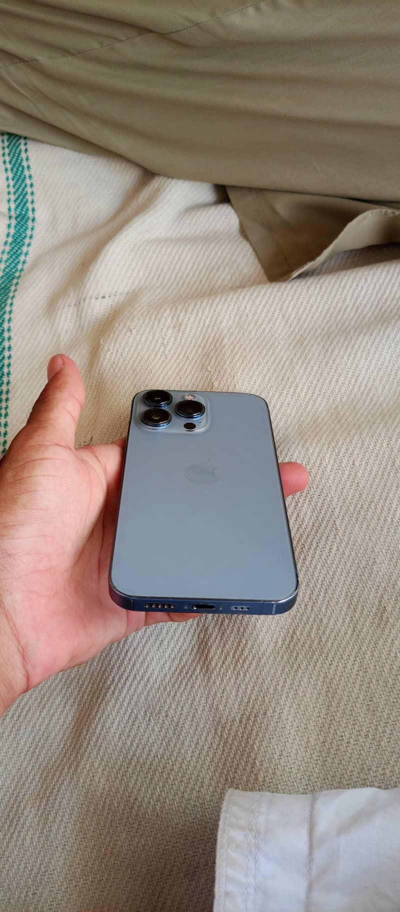 Apple iPhone 13 Pro 2