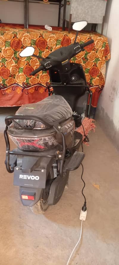 Revoo C32 young ab tak 1500km chali hn