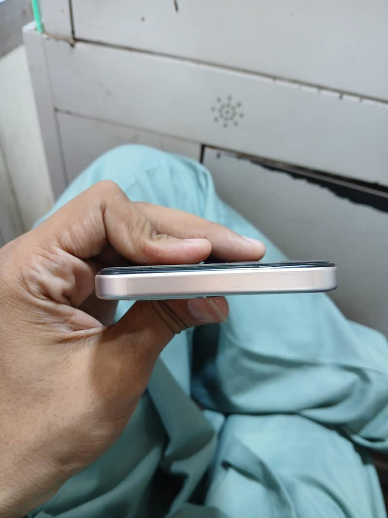 OPPO A6 0