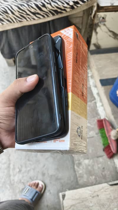 Spark 40 pro plus 8/256 with box charger