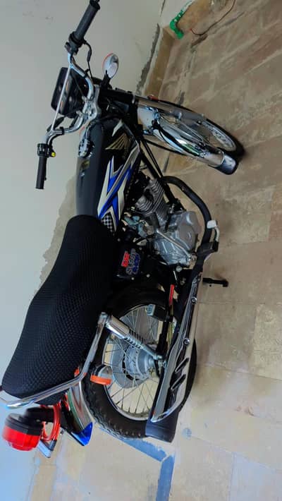 Honda 125 Black