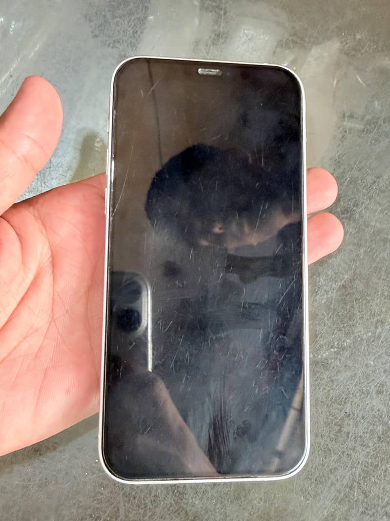 Apple iPhone 12 6