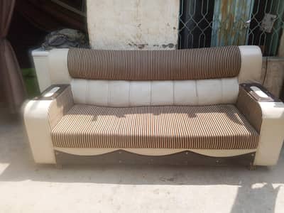 5 seater sofa set for sale in Good condition