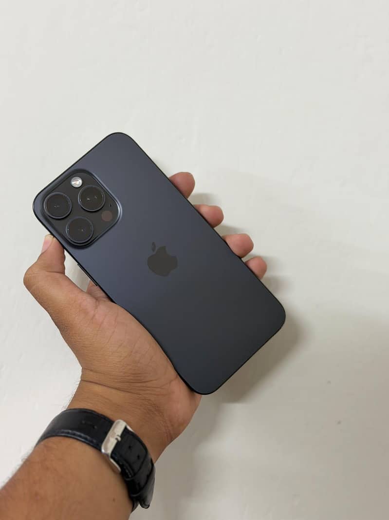 Apple iPhone 15 Pro Max 0