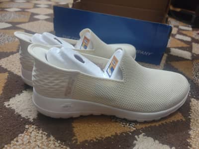 New Skechers Hands-Free Slip-ins: GO WALK Joy - Vela