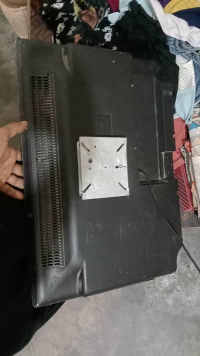 all okay hai use Mein LCD 20 inch shaadi
