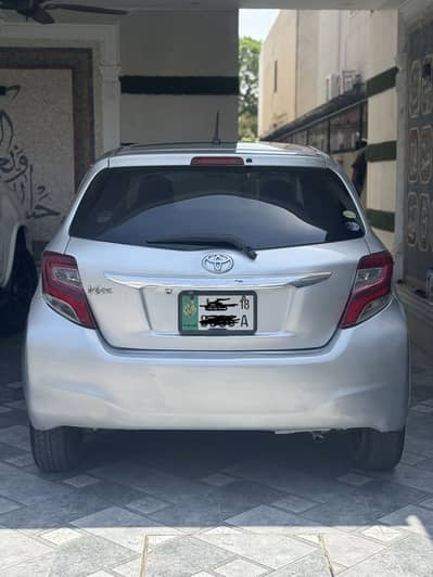 Toyota Vitz 2014 F 1.0 Spider shape