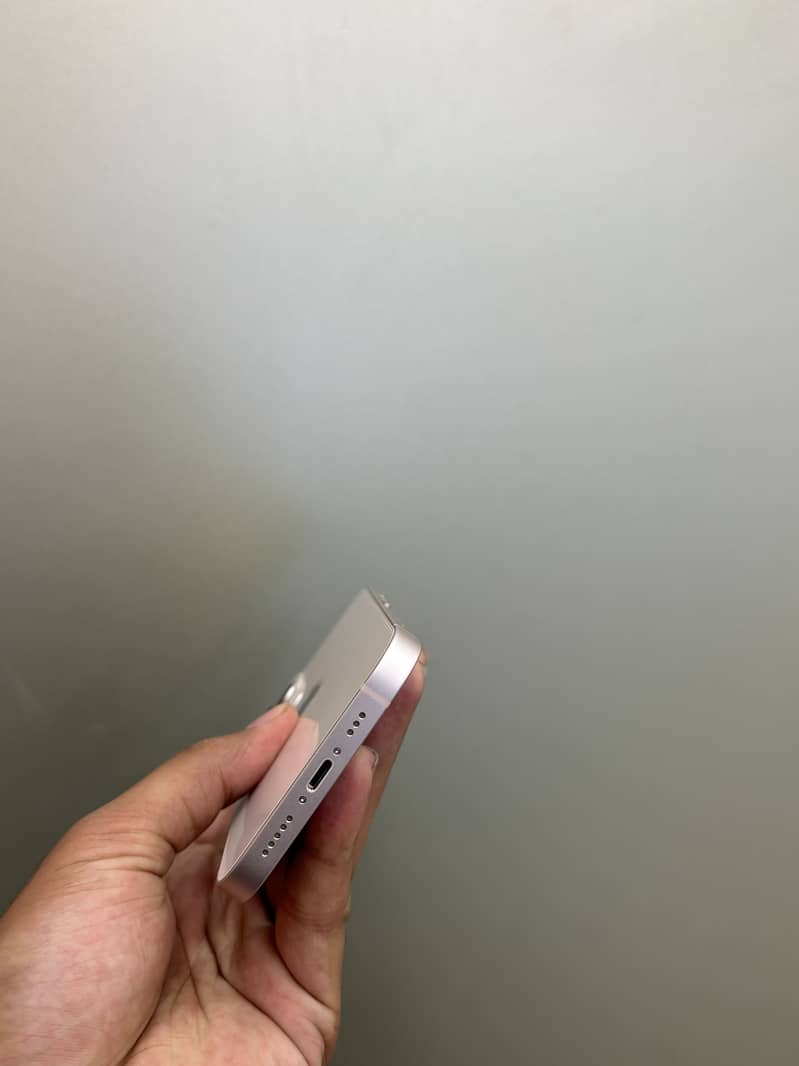 Apple iPhone 13 1