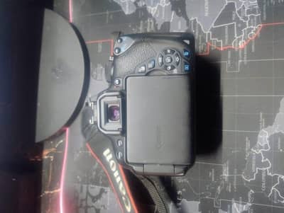 canon 700D DSLR with 18-55 lens and bag