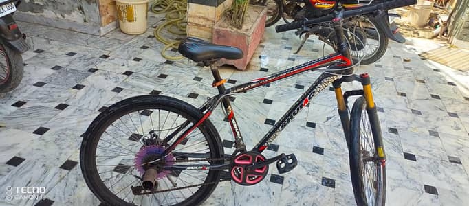Mountain bicycle with front air suspension