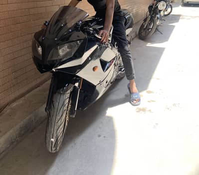 Triumph Daytona 600cc.   Parinda