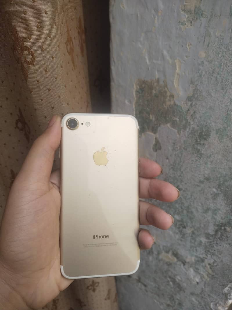 Apple iPhone 7 0