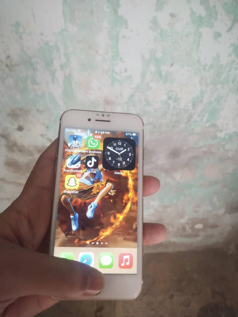 Apple iPhone 7 1