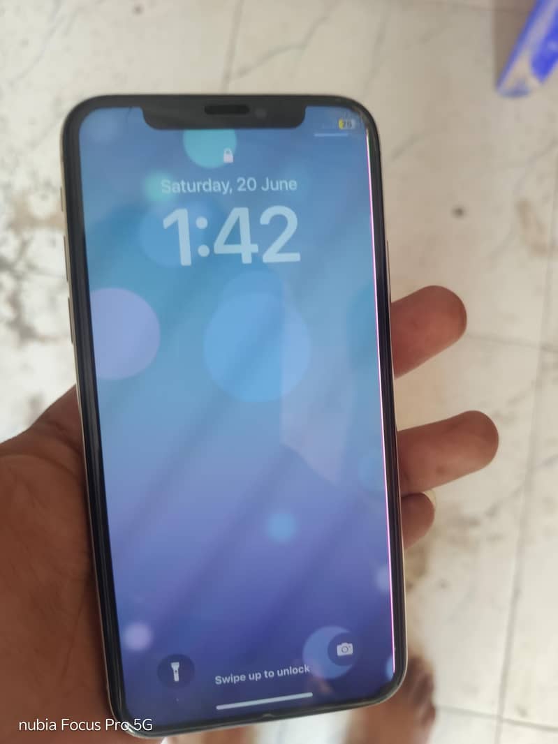 Apple iPhone X 4