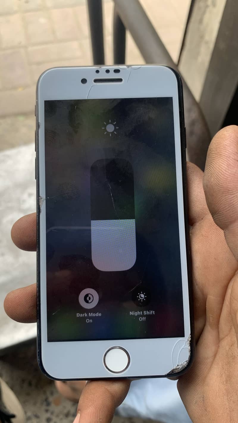 Apple iPhone 7 3