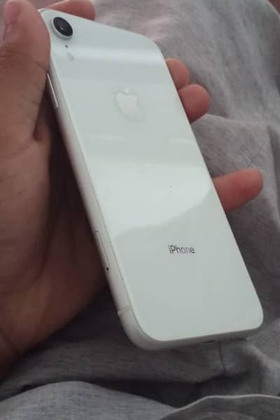 Apple iPhone XR