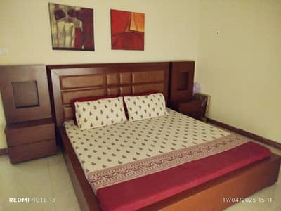 Bed set and dresser