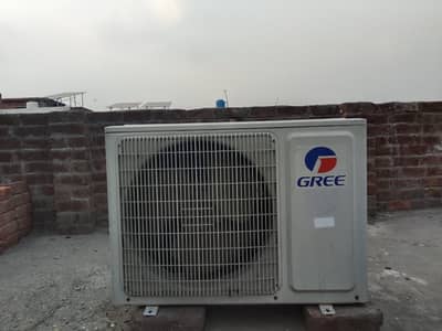 Gree Inverter AC – Excellent Condition