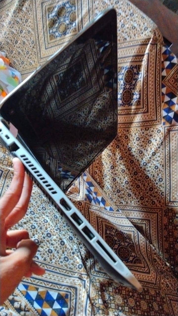 Laptop 0