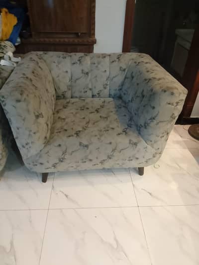 5 seatr sofa with dining table