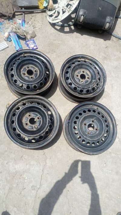 yaris original rim tyre