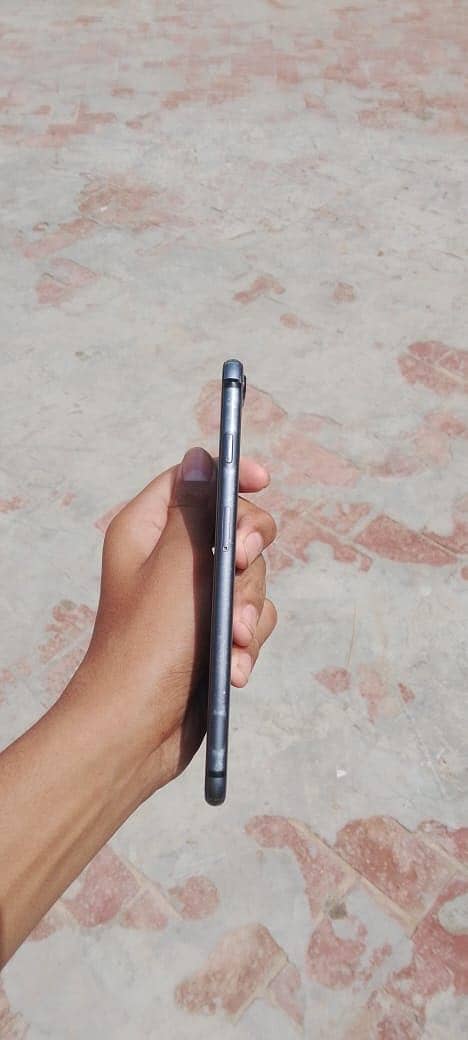 Apple iPhone 8 Plus 1
