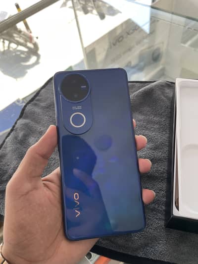 Vivo V50