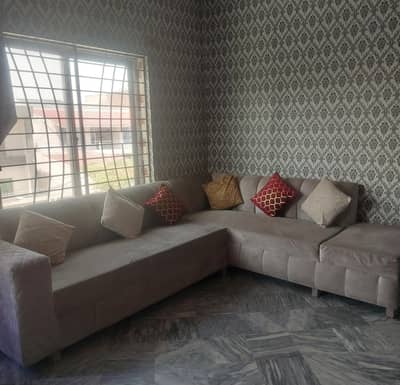 Sleek Grey L-Shaped Sectional Sofa – Perfect Condition