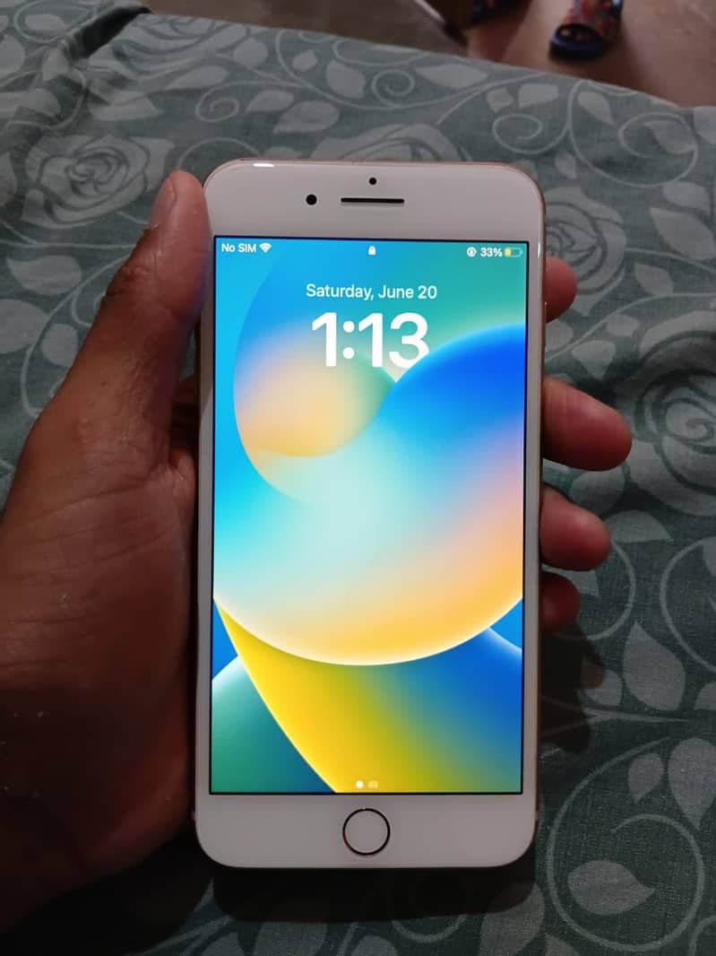 Apple iPhone 8 Plus 0