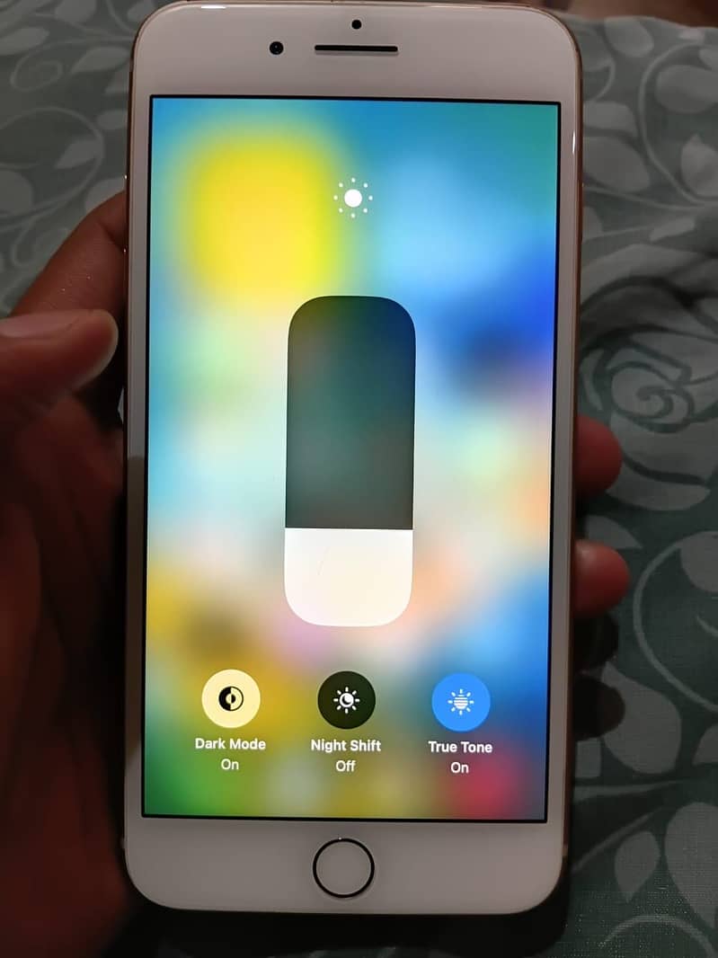 Apple iPhone 8 Plus 1
