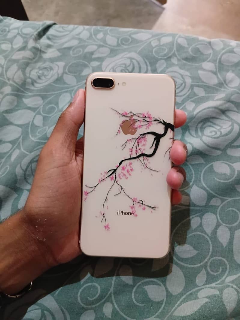 Apple iPhone 8 Plus 6