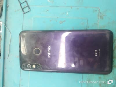 Infinix Hot 8    4/64