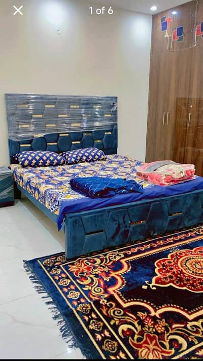 double bed with side 1 table