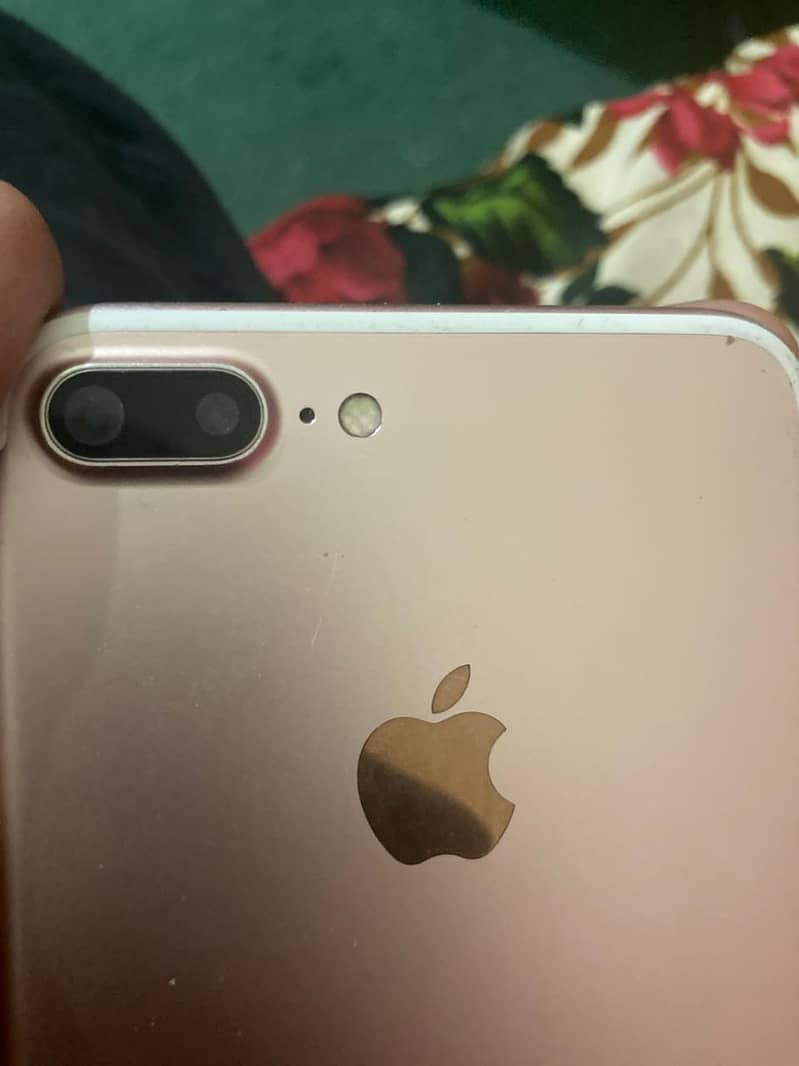 Apple iPhone 7 Plus 6