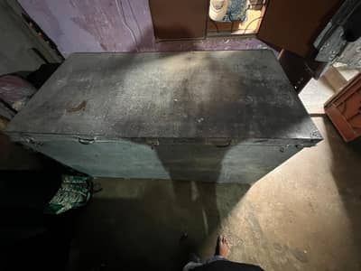 Metal Trunk full size