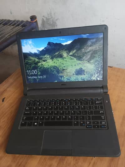 Dell latitude 3340 8gb ram 4th generation in good condition for sale