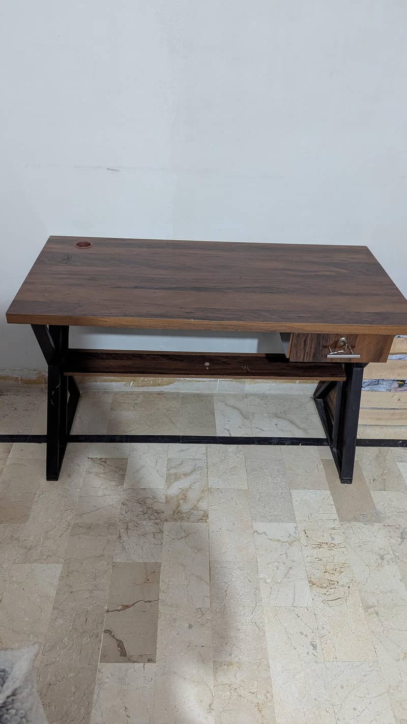 Computer Table 0