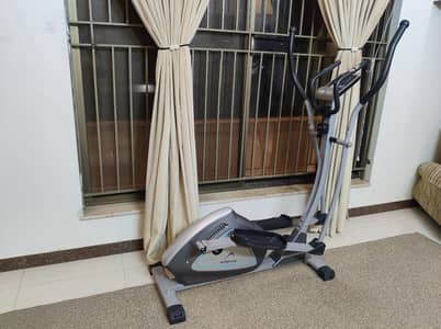 Apollo Elliptical in Brand New Condition