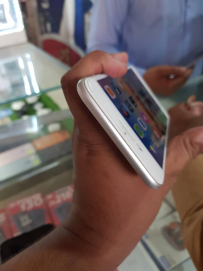 Apple iPhone 7 Plus 3