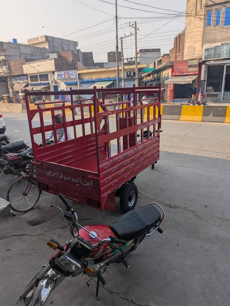Loader rickshaw driver 0