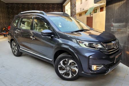 HONDA BR-V S I-VTEC 2022 FULL OPTION AUTOMATIC