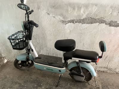 Electric scooty