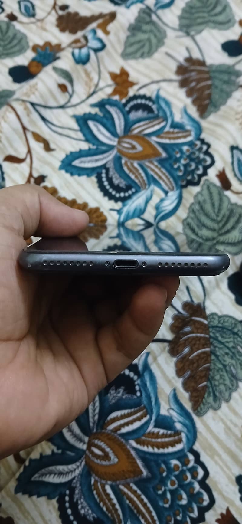 Apple iPhone 8 Plus 1
