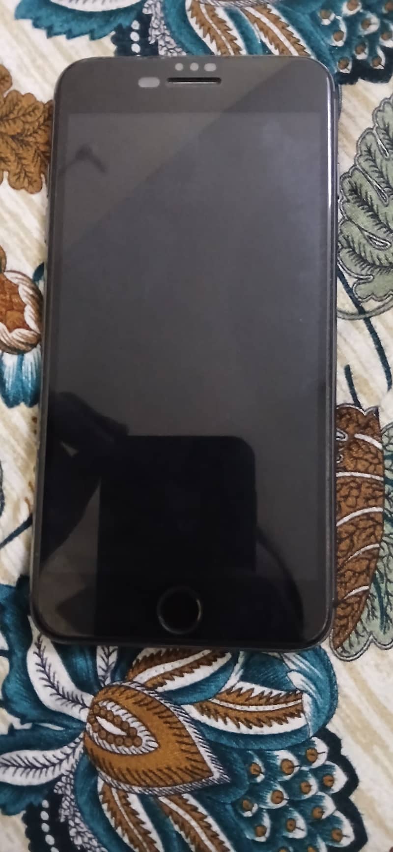 Apple iPhone 8 Plus 3