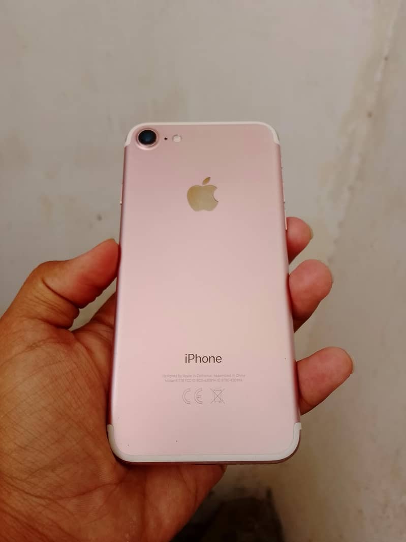 Apple iPhone 7 0