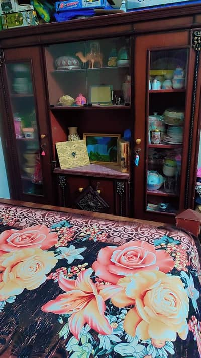 Bed set with mattress,side tables,divider and dressing