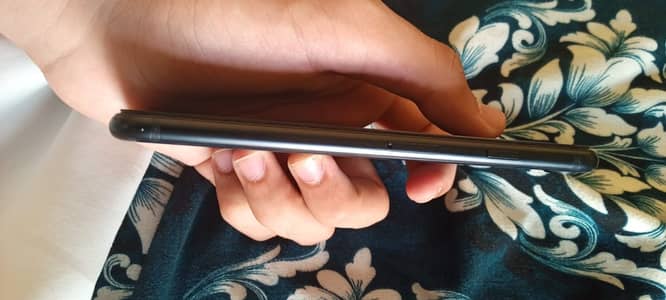Apple iPhone SE non jv 85 health in very neat and clean condition