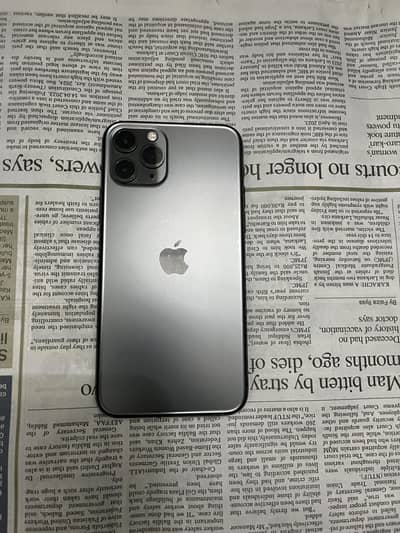Apple iPhone 11 Pro 4/64 battery health 100