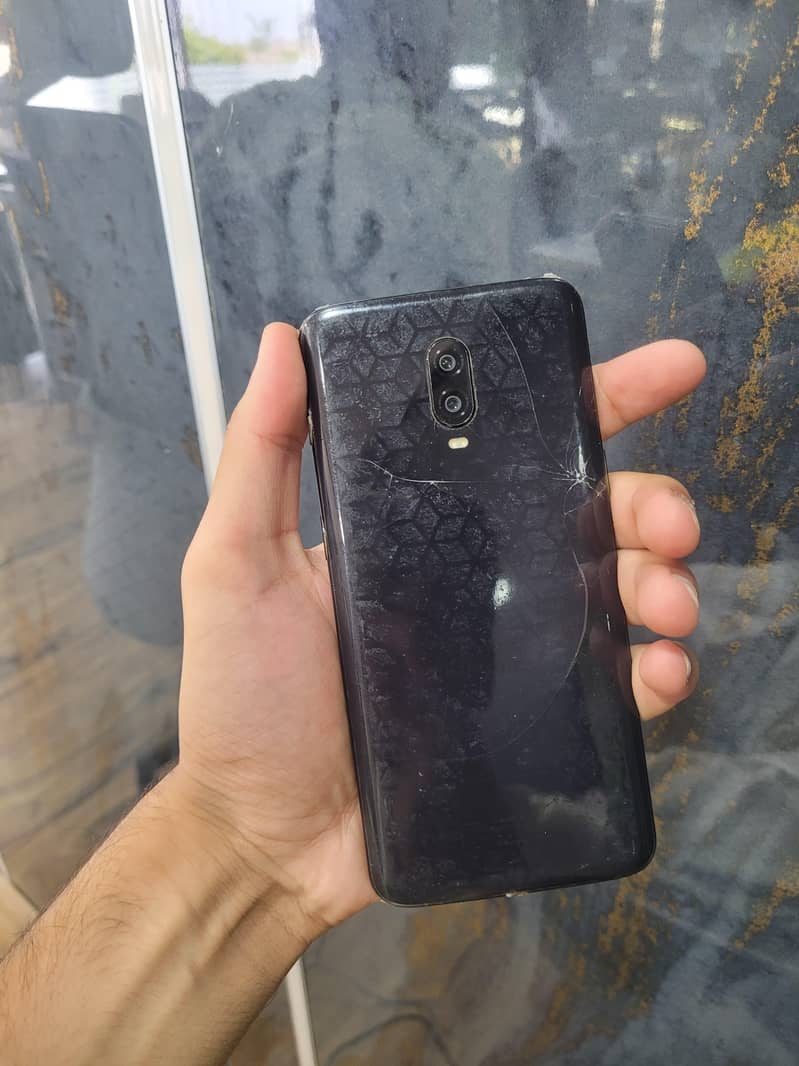 One Plus 6T 5