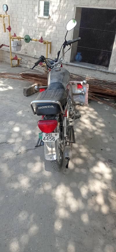unique bike 17 madal hy file hy sarf jis bhie KO smjh Ata hy